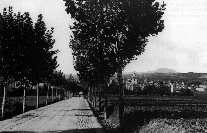 Carretera de Barcelona des de l'ermita de Sant Crist de Llaceres, a principis de segle