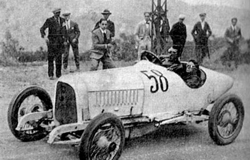 Fernando Vizcaya, conduint un Elizalde (1924). Autor: Desconegut