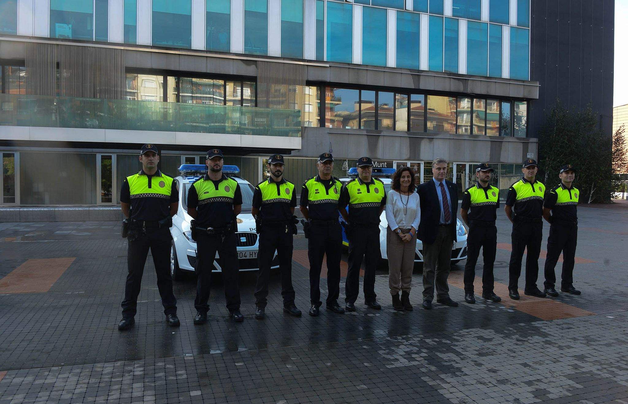 L'alcladessa ha doant la benvinguda als agents aquest dimecres 1 d'octubre. FOTO: Localpres 