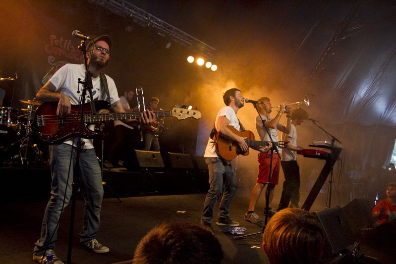 Oques Grasses en una actuació a Sant Cugat FOTO: Estefania Bedmar 