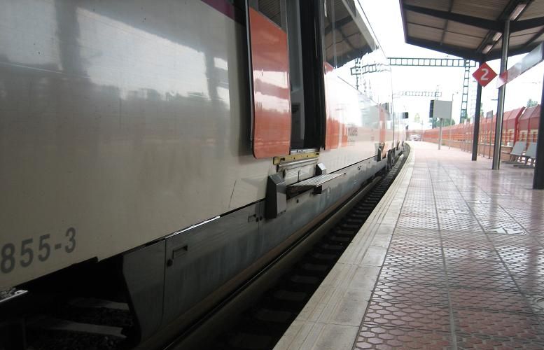 Aquesta és la distància que hi ha entre l'andana i el vagó. FOTO: Cedida