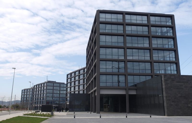 El centre d'emprenedoria Vita compta amb mil metres quadrats a aquests edificis. FOTO: Artur Ribera