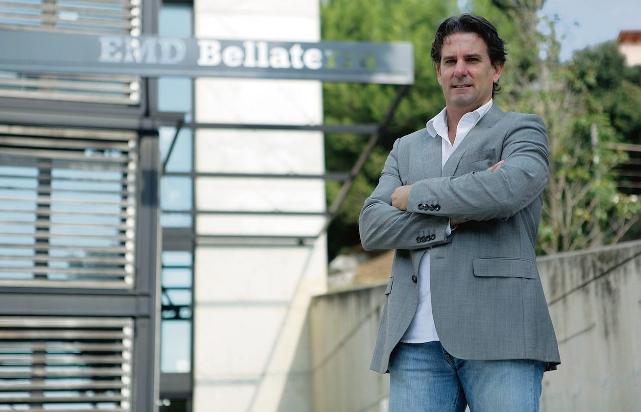 Ramon davant l'EMD de Bellaterra