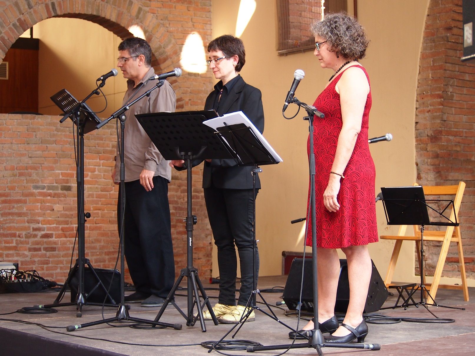 Víctor Obiols, Montserrat Vergés i Cinta Massip reciten J.Vergés i G.Vergés.