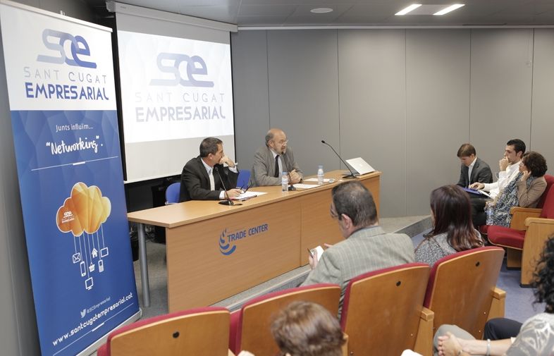 Moment de la presentació davant uns 30 associats. FOTO: Artur Ribera