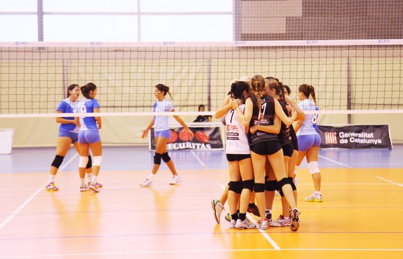 El Club Voleibol Sant Cugat guanya clarament al Cuestra Piedra. FOTO: Lali Puig