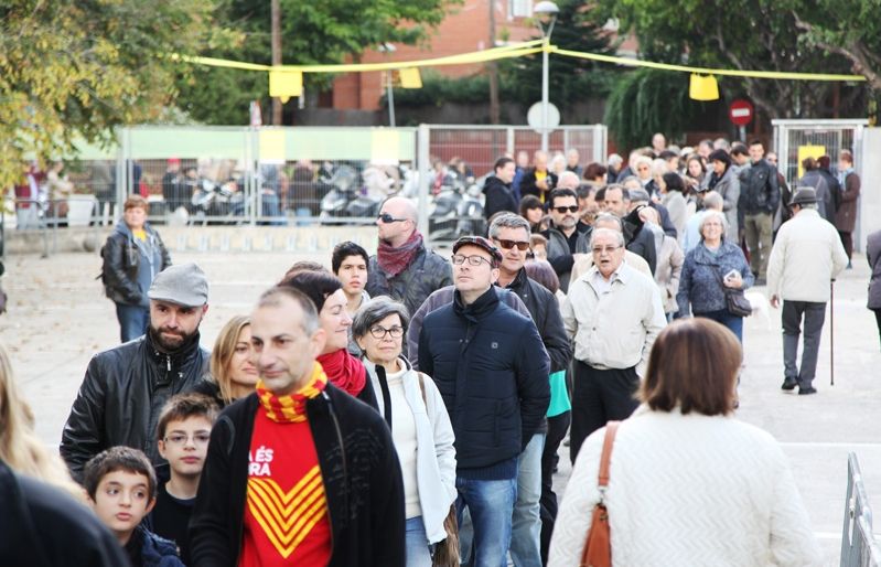Cues per votar a Sant Cugat. FOTO: Lali Puig