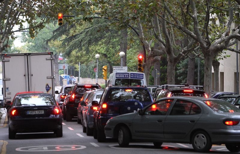 La Rambla de Ribatalla és una de les vies amb més circulació de vehicles. FOTO: Artur Ribera