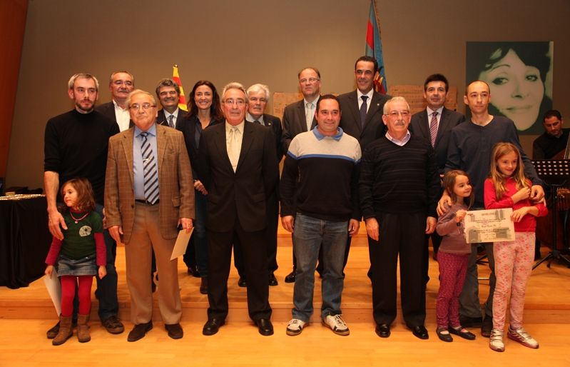 Els socis que han estat homenatjats pels seus 25 anys a l'entitat. FOTO: Lali Puig