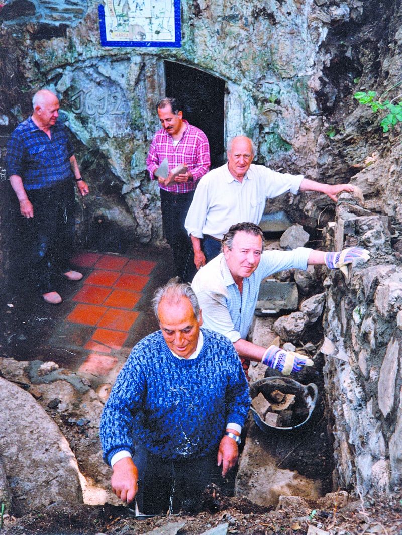 Recuperant la font de Sant Medir (1992)