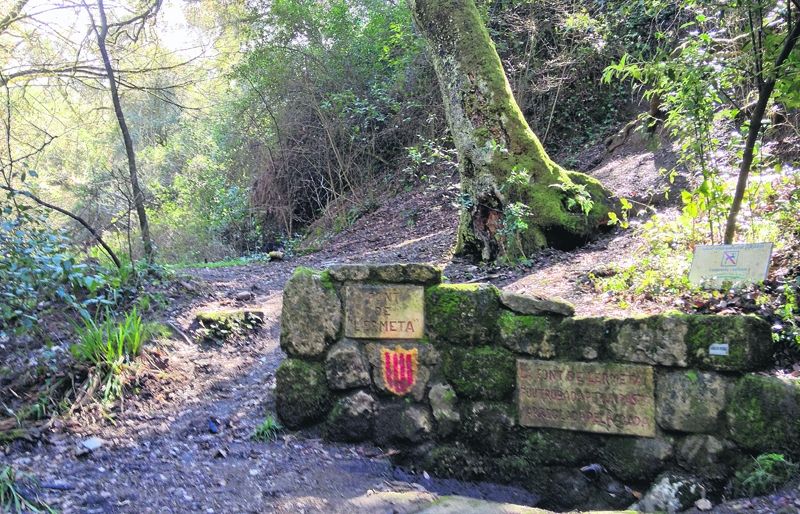 La font de l'Ermetà, va ser una de les moltes fonts que va recuperar la Penya