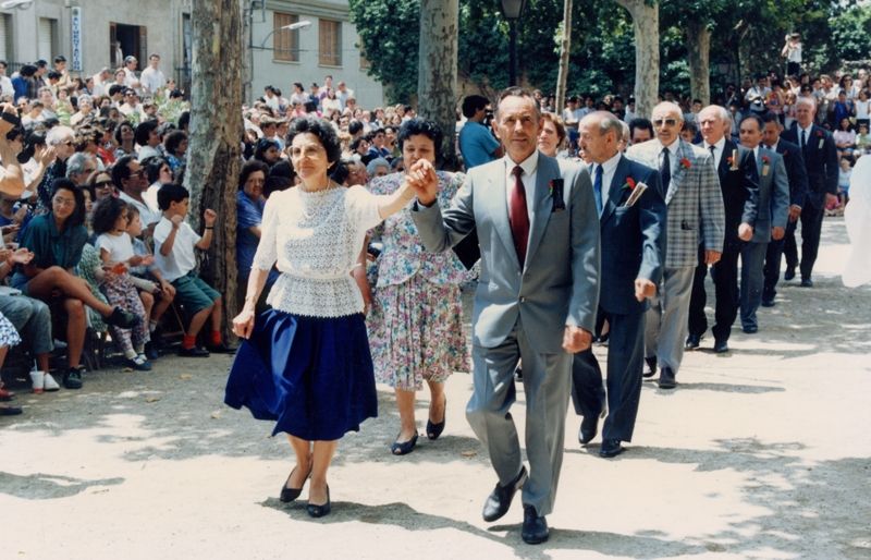 Ballant el Paga-li Joan, en els actes dels 50 anys
