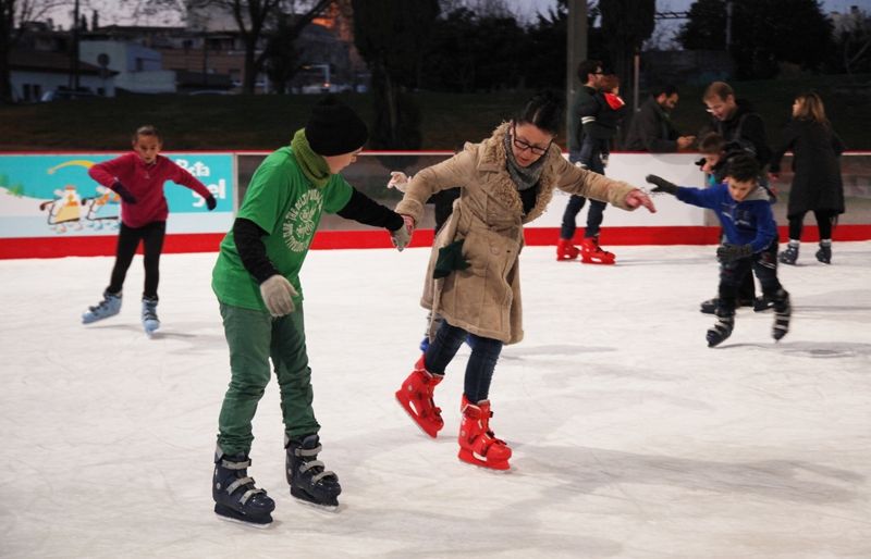 Últims dies per patinar sobre gel a Sant Cugat. FOTO: Lali Puig