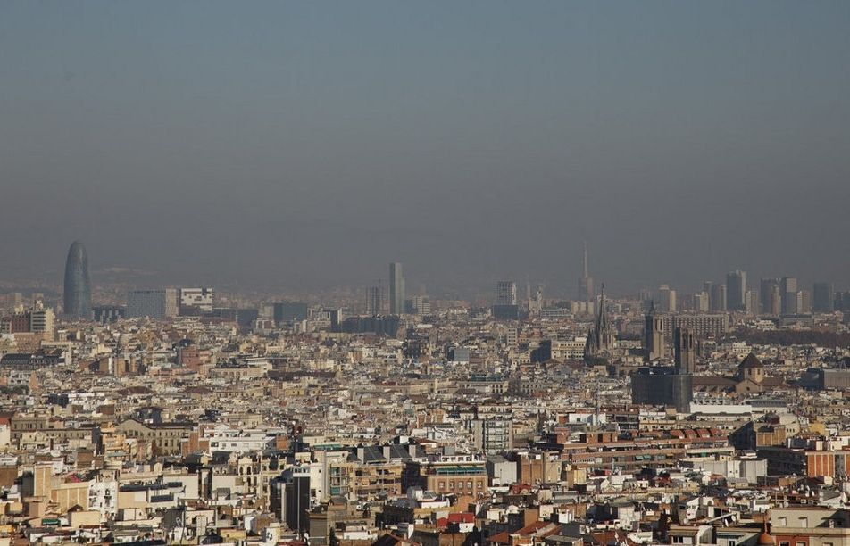 S'aconsella anar a menys de 90km/h a les entrades i sortides de Barcelona. FOTO: Mané Espinosa (La Vanguardia)