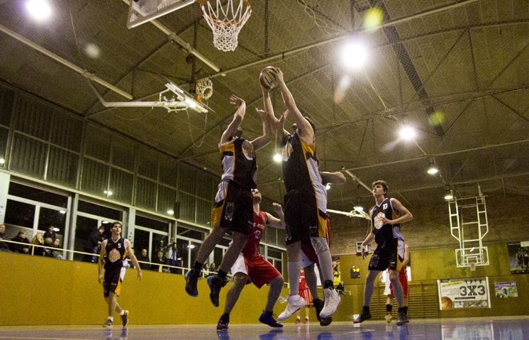 El conjunt santcugatenc supera amb claredat el CB Alisos. FOTO: Estefania Bedmar