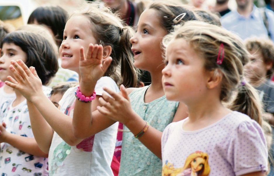 Sanitat, educació, activitats, lleure, conciliació..., les necessitats dels infants són moltes i variades, depenent de cada perfil familiar. FOTO: Arxiu
