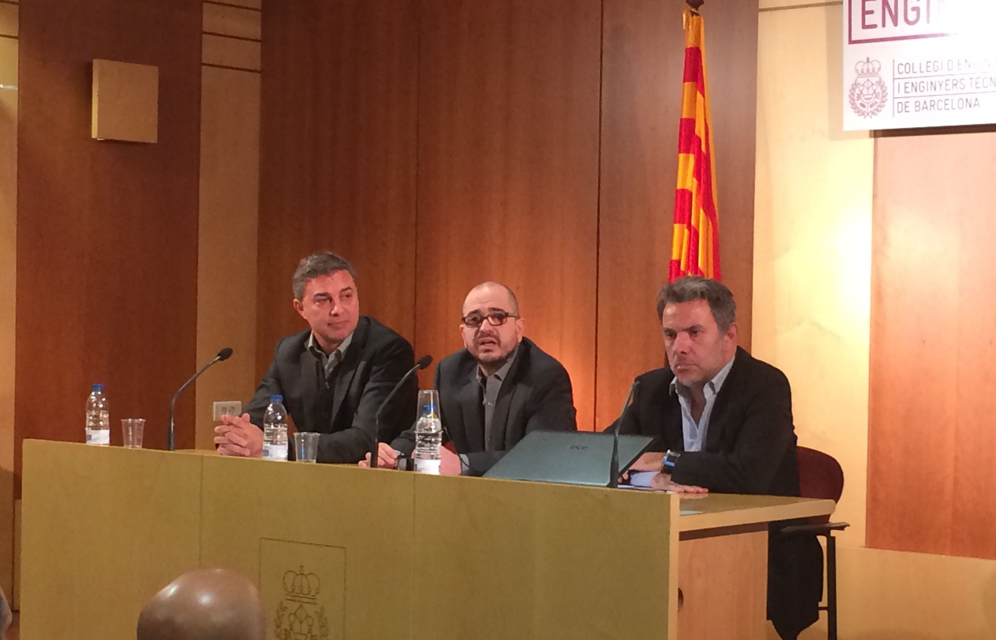 Jordi Rocafort, a l'esquerre de la imatge, a la roda de premsa. FOTO: Som Gent Normal