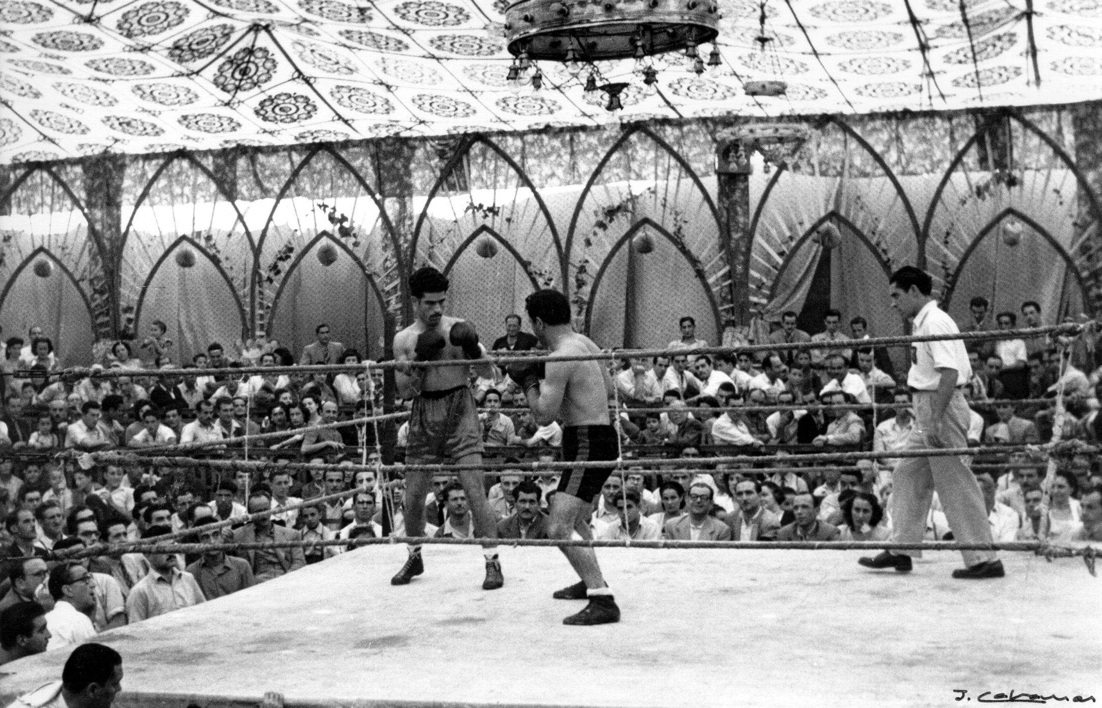 Combat de boxa a lenvelat ( anys quaranta). Autor: Joan Cabanas i Alibau. Fons Cabanas, AHSCV.