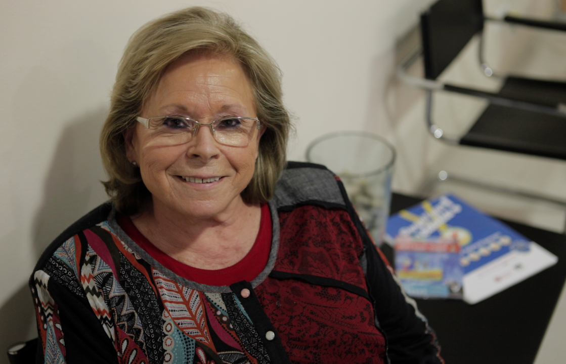 Montse Palà és voluntària a les Aules d'Extensió per a la Gent Gran de Sant Cugat. FOTO: Artur Ribera