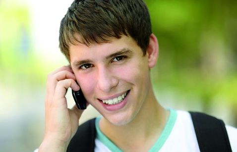 Normes bàsiques que cal trasmetre als adolescents en l'ús del mòbil. FOTO: Cedida