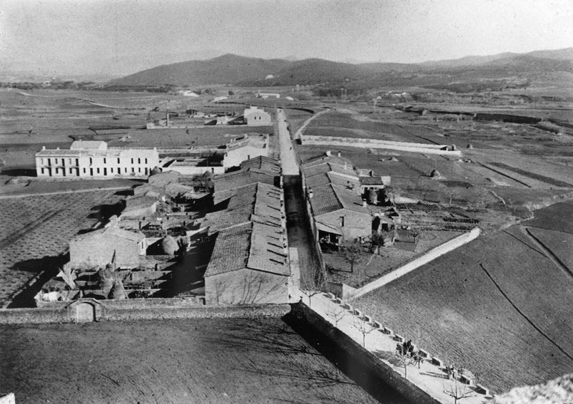 L’antic carrer de l’Arpa a principis de segle. Autor: Laureà Coll i Soler. Fons Pere Pujol Tortosa, AHSCV.