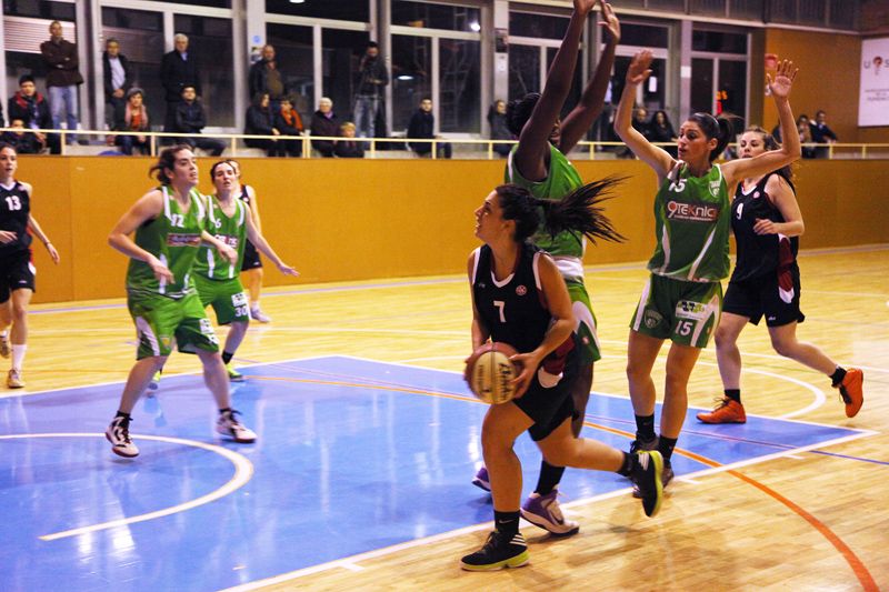 Basquet femeni: UE Sant Cugat - CEEB Tordera a la ZEM Rambla del Celler
