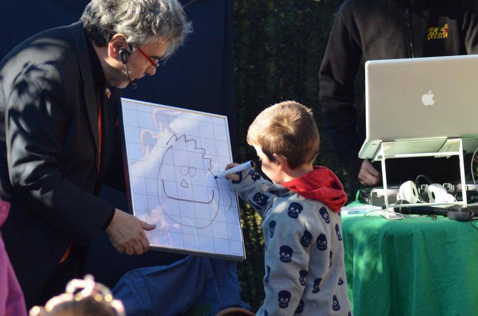 El Mag Selvin amenitzant una festa d'aniversari. FOTO: cedida