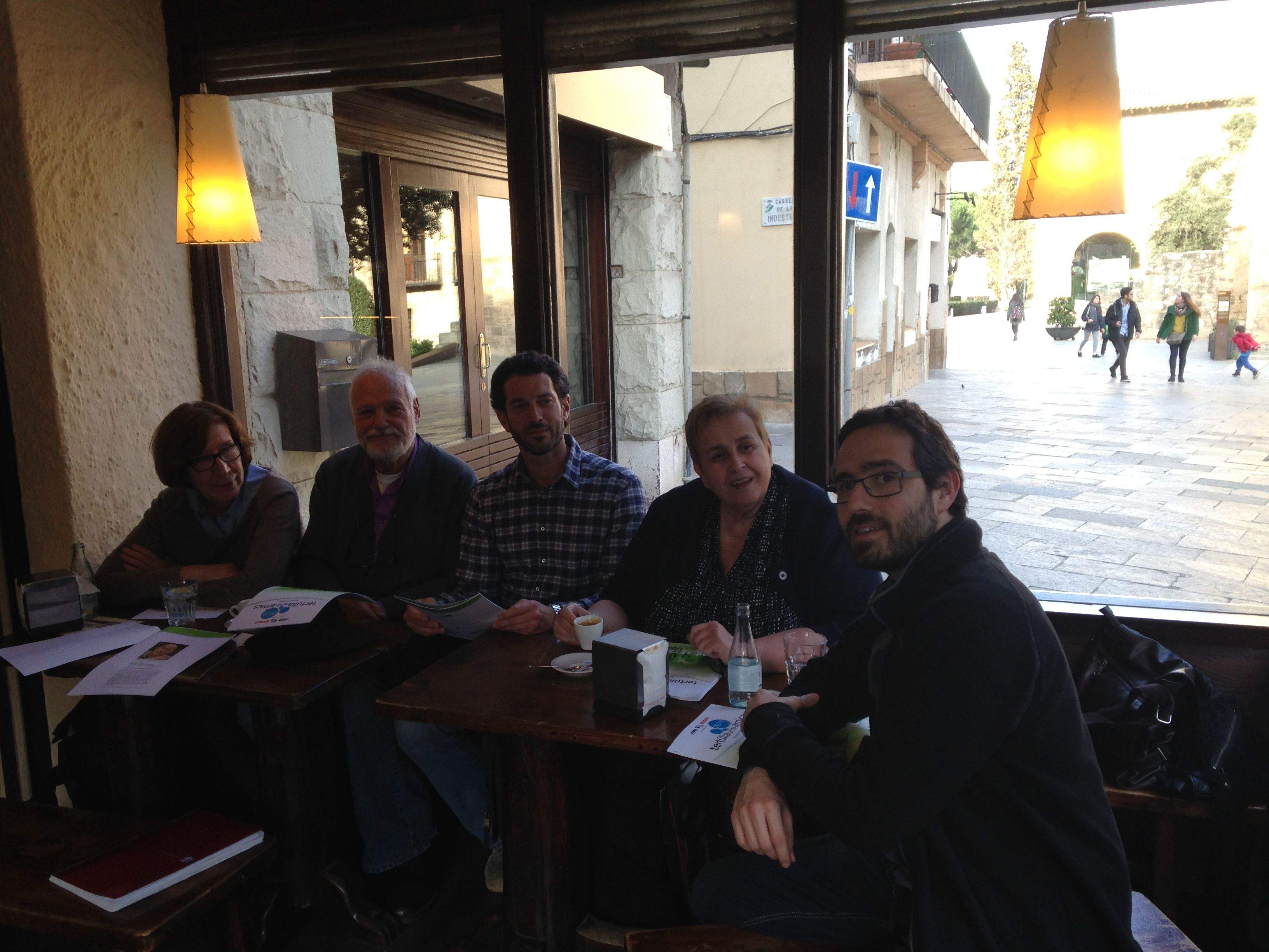 La presentació ha recreat l'ambient de les tertúlies. FOTO: Àlex Pont