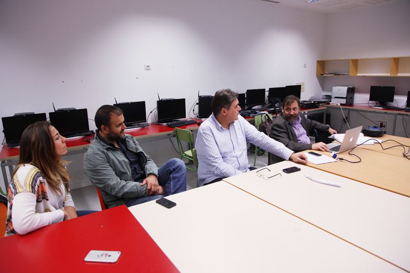 Patricia Arner, Francisco Montiel 'Chesqui',  Jordi Pueyo i Joan Salabert, durant l'assemblea. FOTO: Lali Puig
