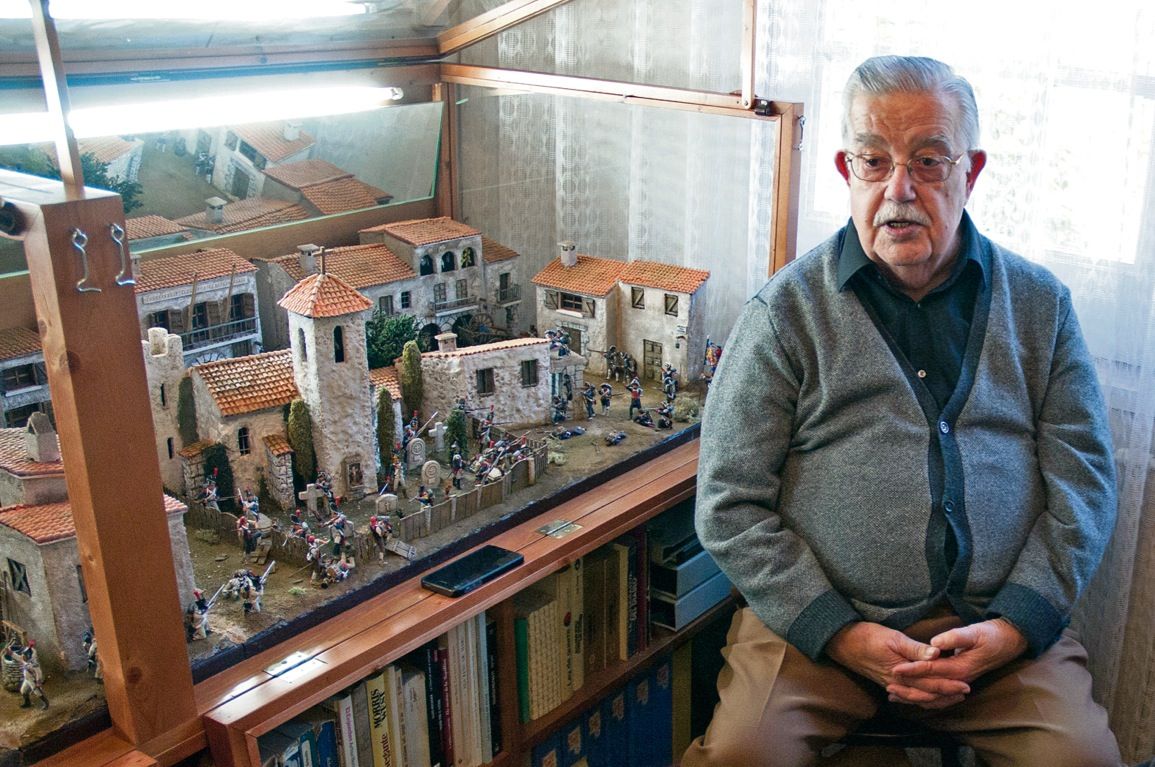 Joan Rovira amb la batalla de Sant Cugat. FOTO: Artur Ribera