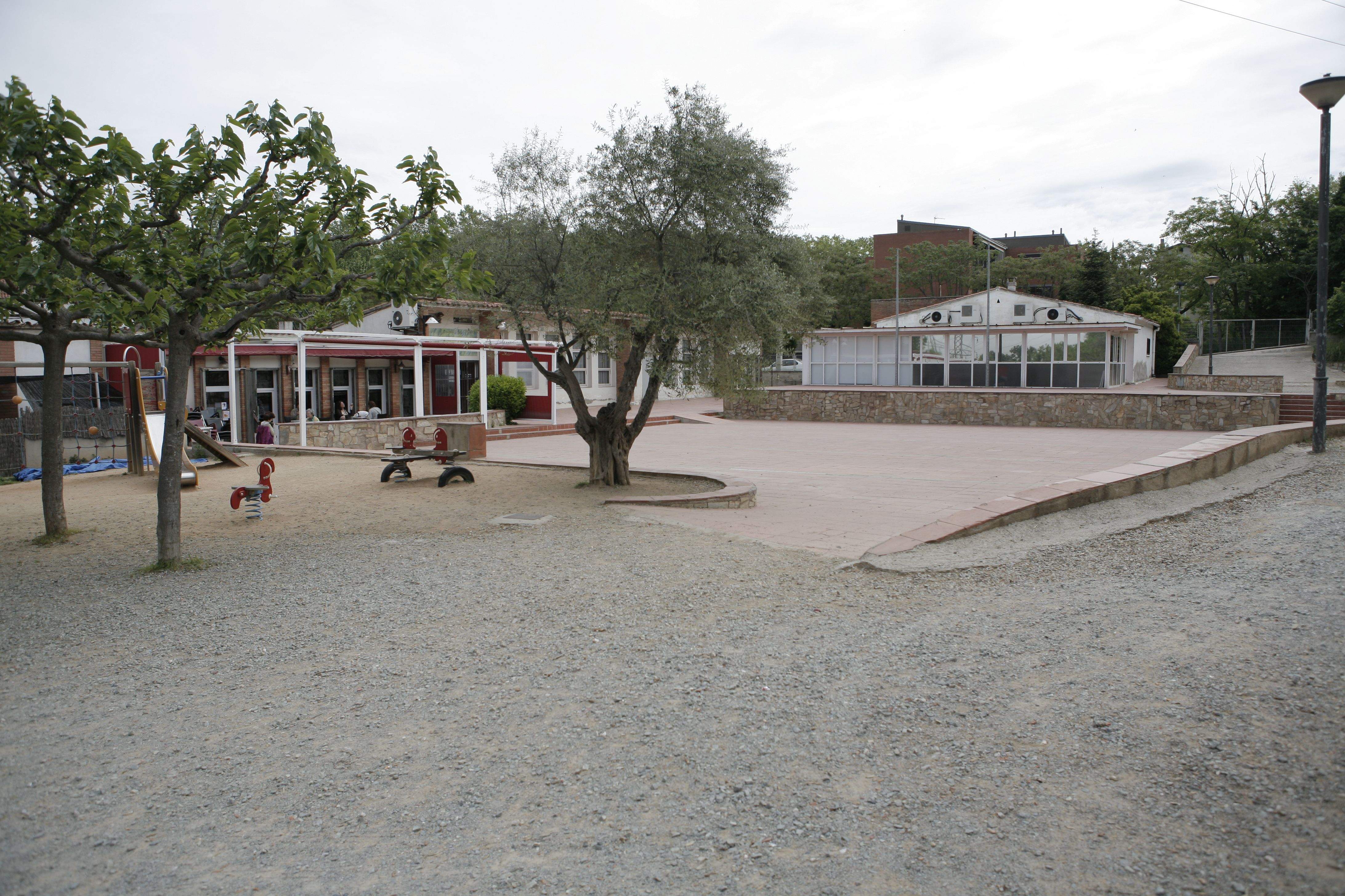 La plaça del Casal de Valldoreix. FOTO: Artur Ribera