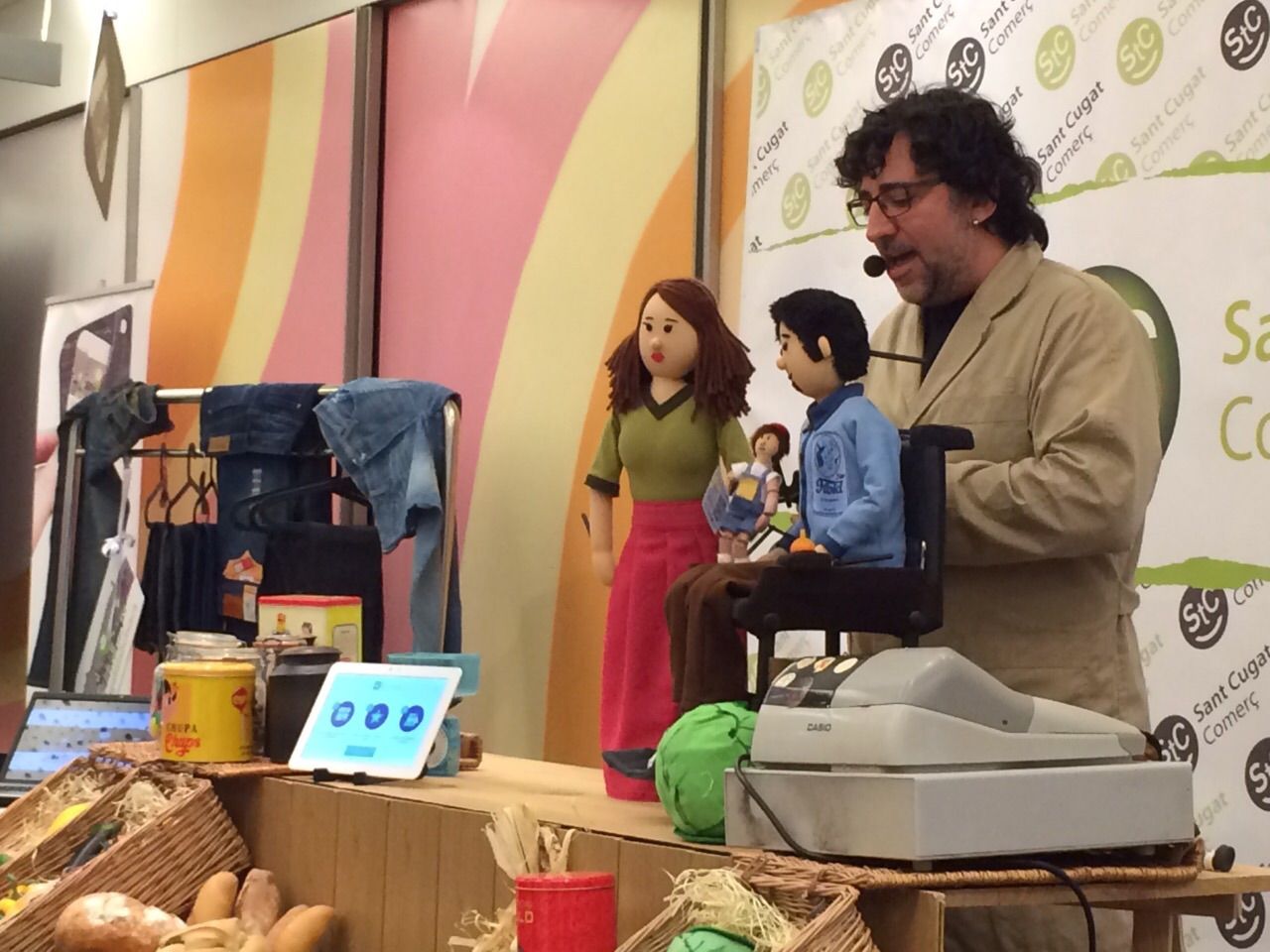 Can Ninot ha estat l'encarregat de presentar 'Sant Cugat a la butxaca'. FOTO: Josep Maria Vallès