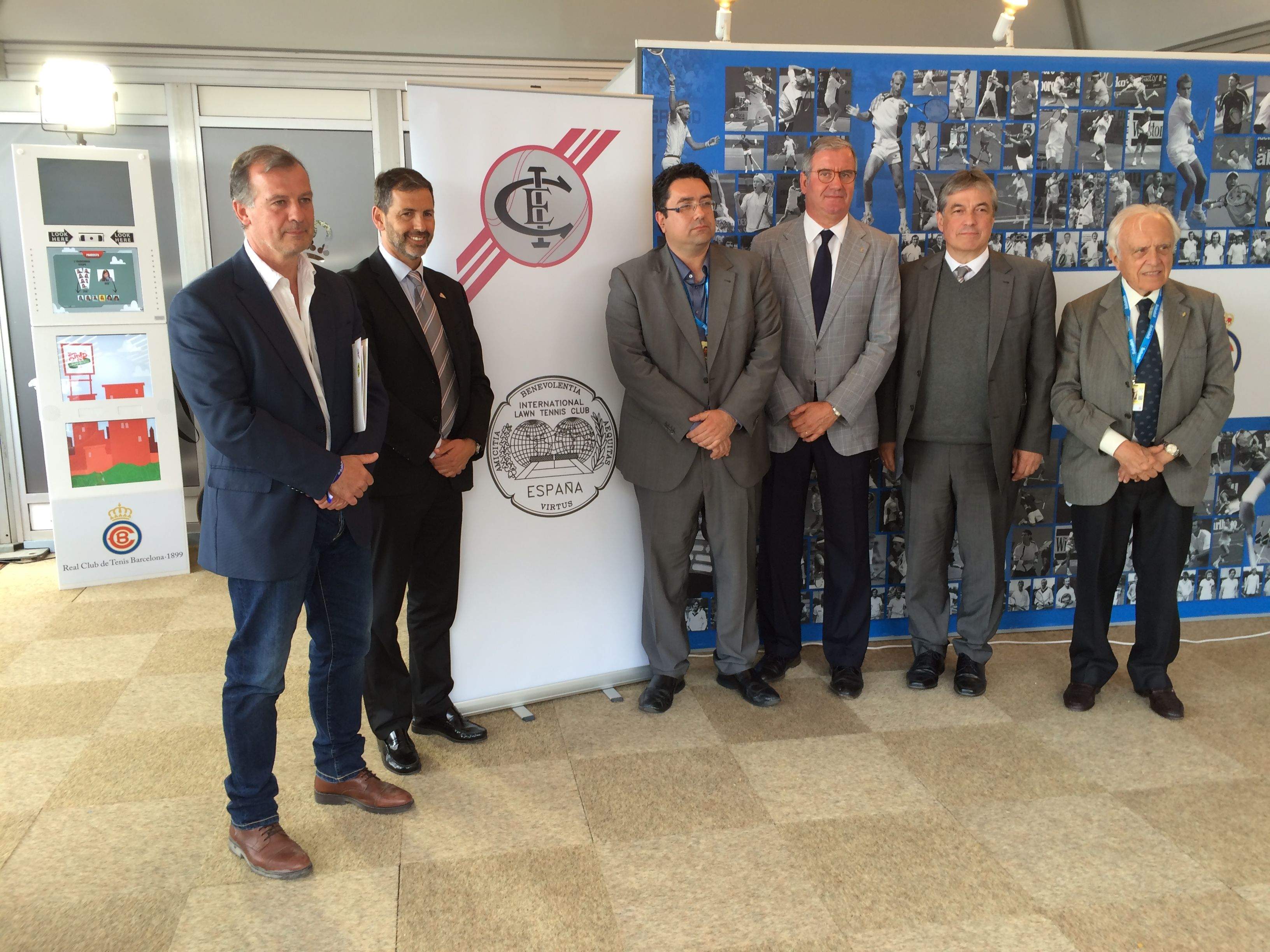 Joan Carles Pradell,  Joan Navarro, Daniel Laga, Beto Agustí, Patrick McQuibban i Juan M. Tintoré, a la presentació. FOTO: À. L. P.  