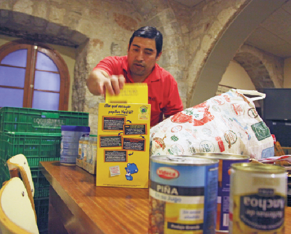 Càritas organitza també campanyes de recollida d'aliments. FOTO: Arxiu 