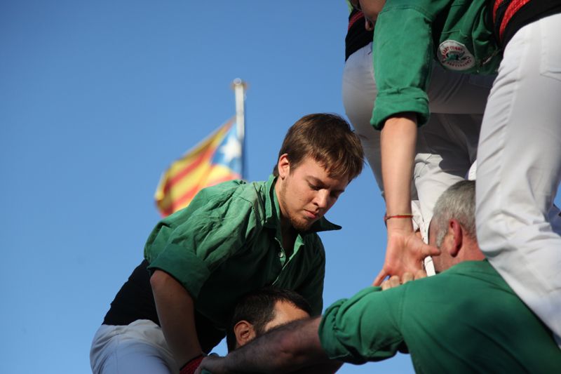 Actuació de Vigilies de Sant Ponç a la Plaça Lluís Millet. FOTOS: Lali Puig