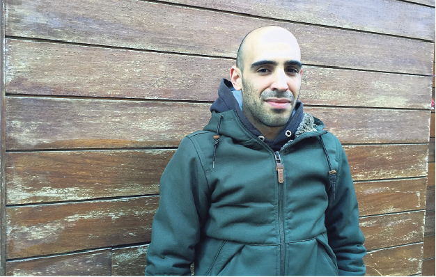 En Miquel Cortiella controla reactors químics a FarmHispania. FOTO:  JR Armadàs