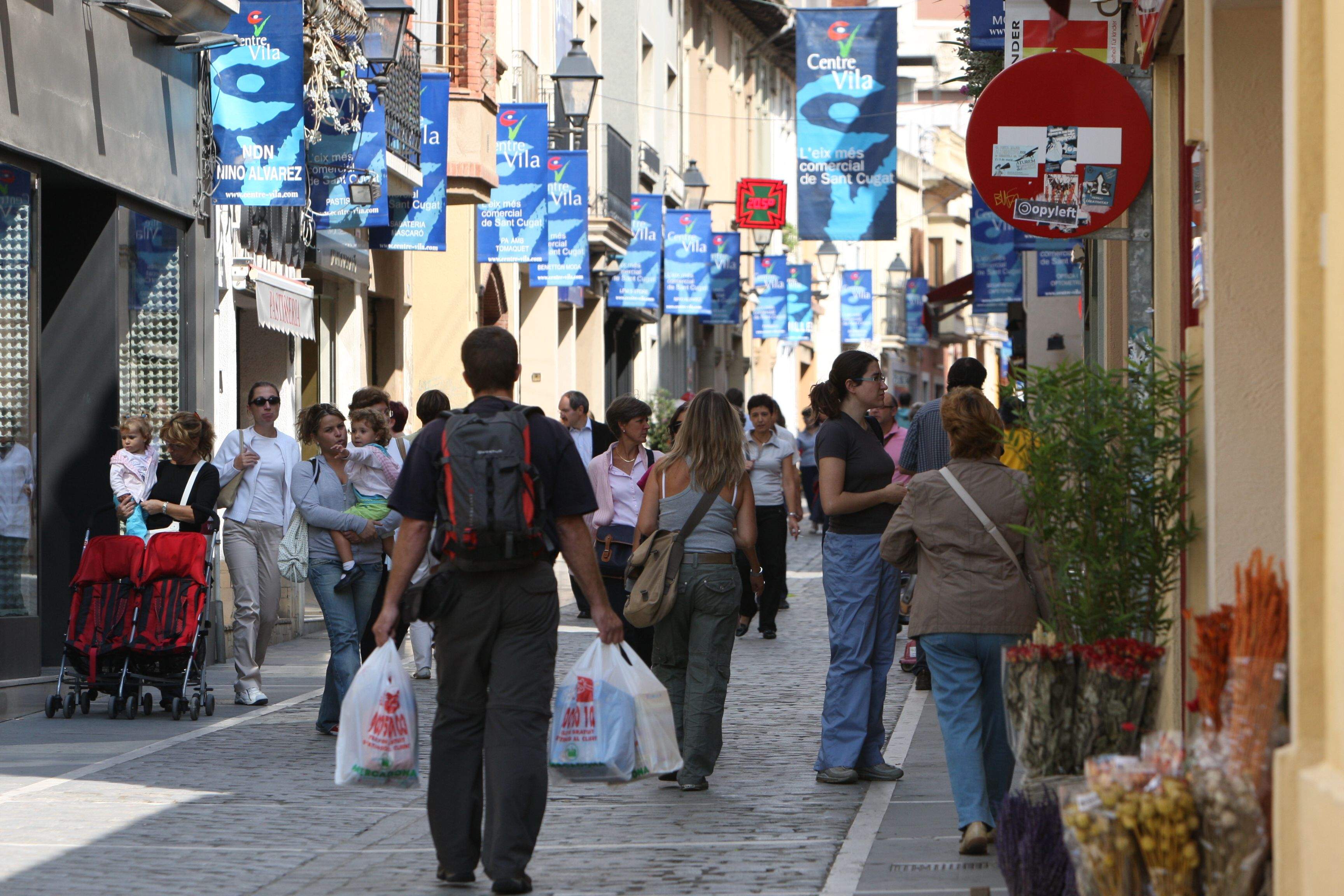 El carrer de Santa Maria és un dels principals eixos de comerç de Sant Cugat FOTO: Arxiu