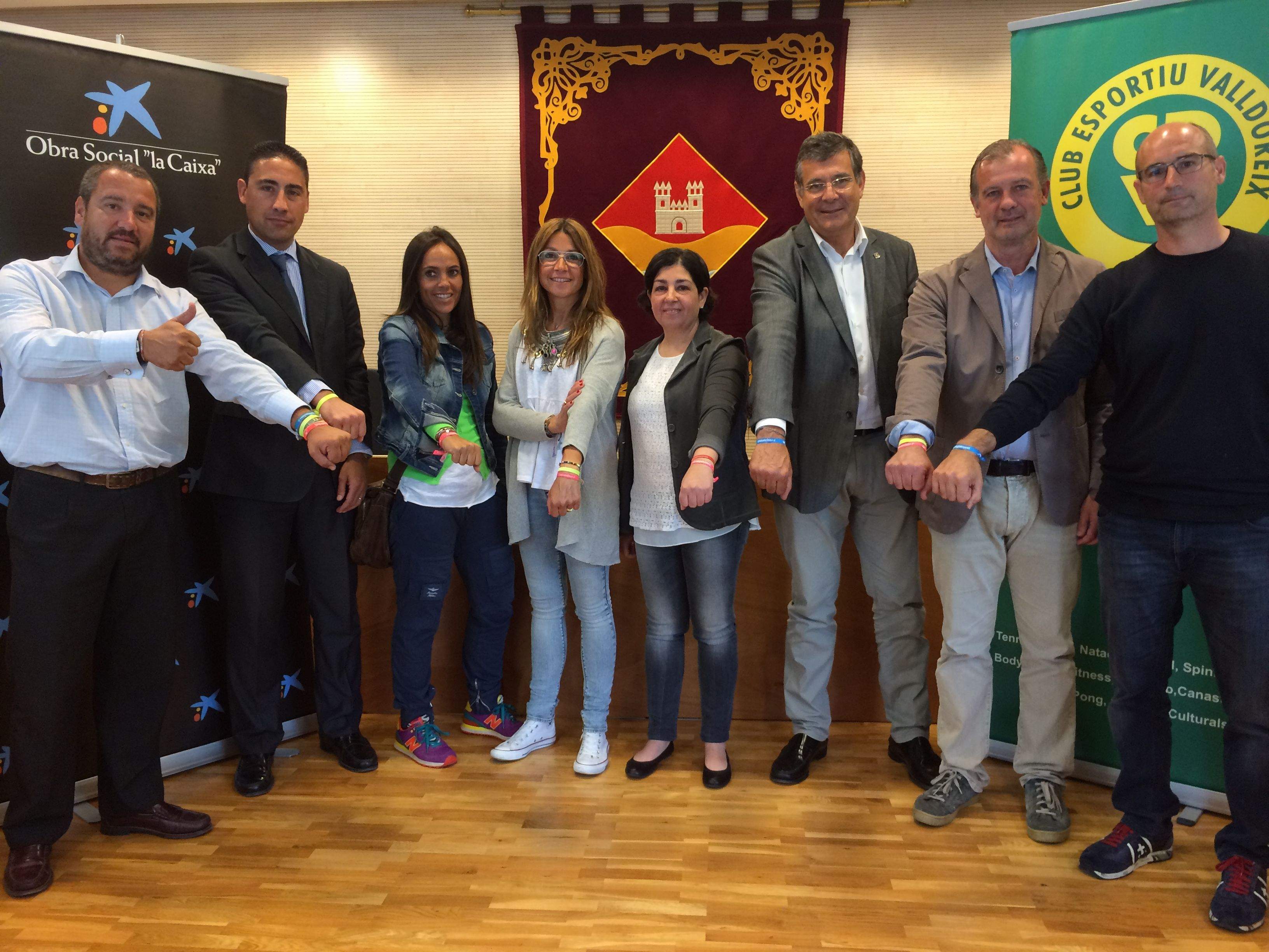 Les autoritats lluint les pulseres del Torneig Força Miquel. FOTO: Àlex López Puig