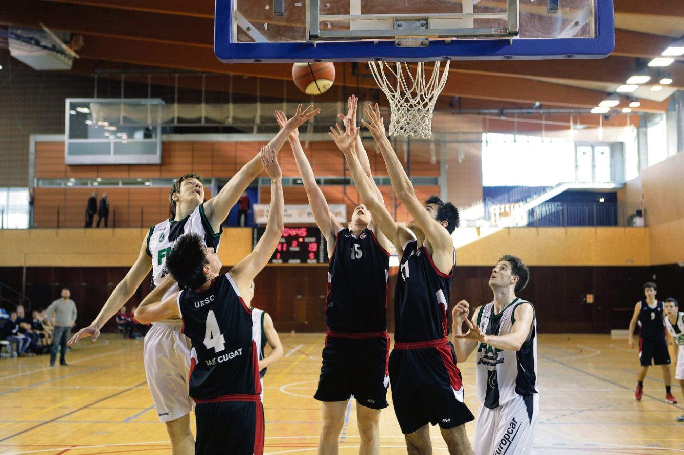 Un partit de la UE Sant Cugat al Pavelló 3 de la ZEM Rambla del Celler. FOTO: Artur Ribera