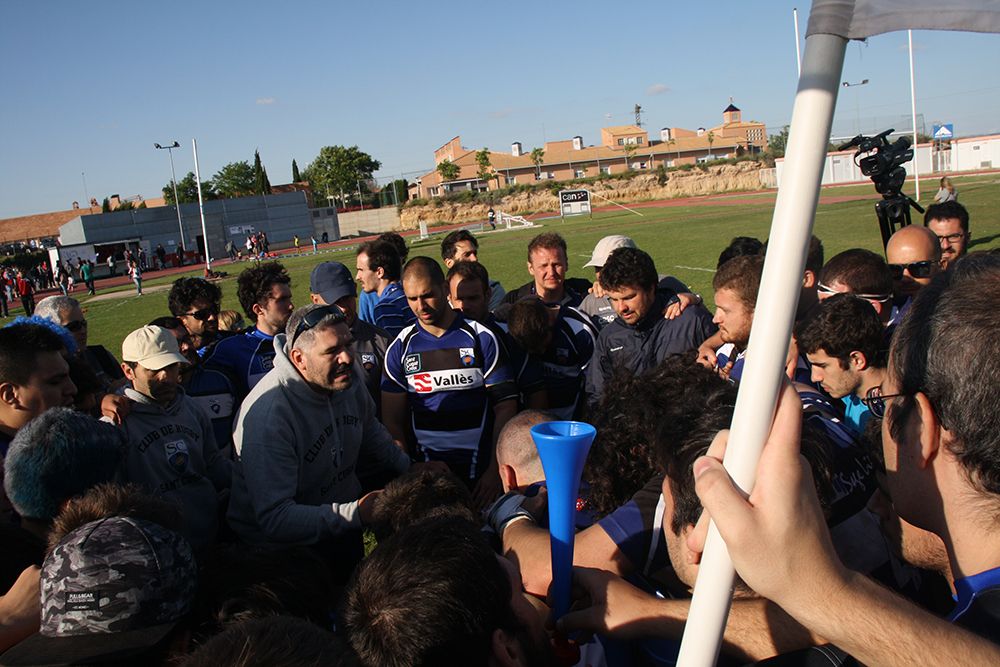 Leo Pereira anima els seus jugadors després del partit contra l'Alcobendas. FOTO: Pere Fernández