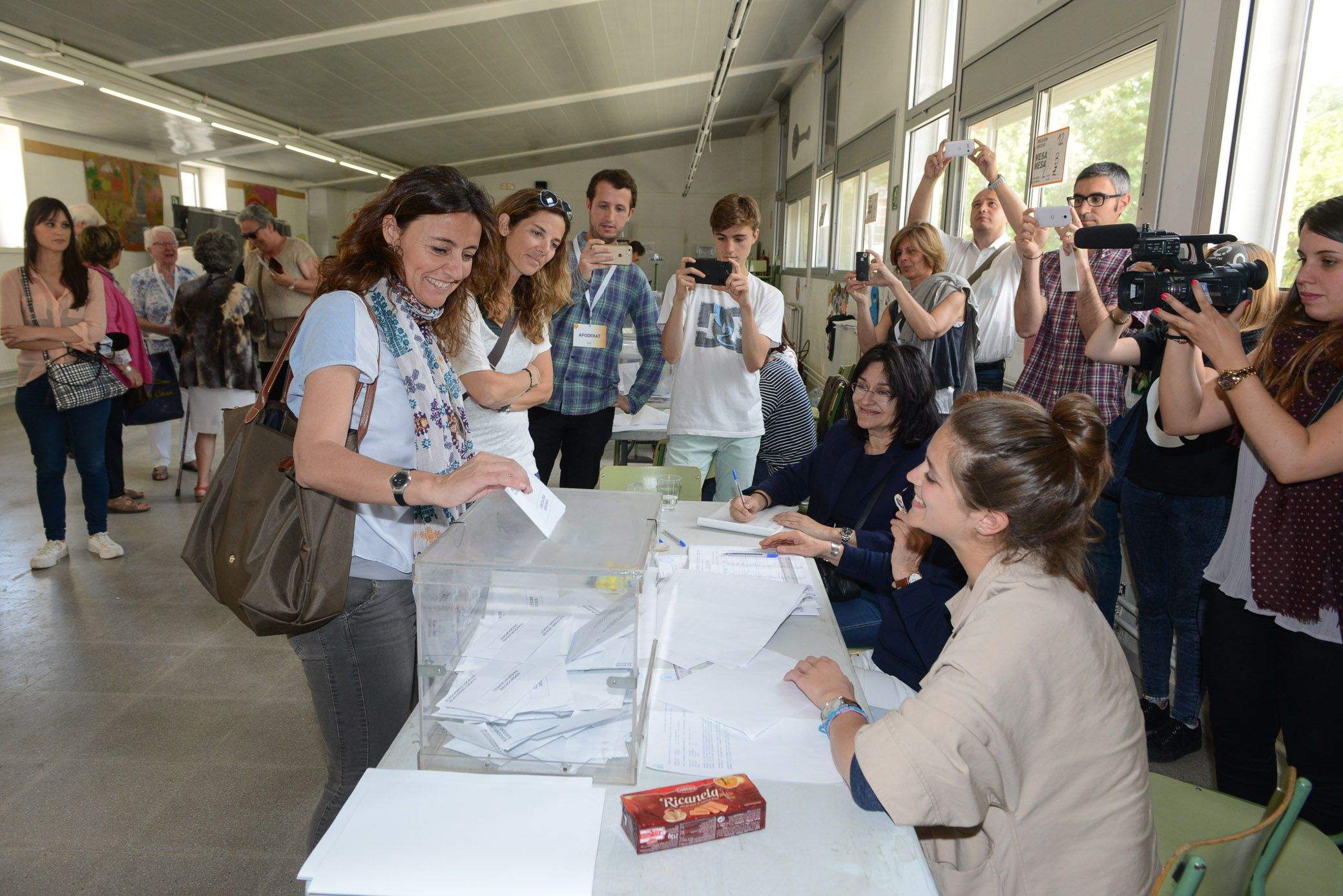 Mercè Conesa ha votat a les 13h al Pi d'en Xandri. FOTO: Local Press