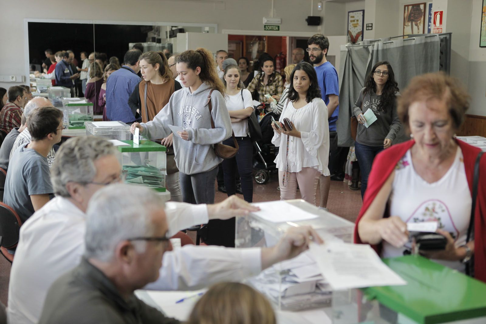 La participació ha augmentat 5 punts respecte al 2011. FOTO: Artur Ribera