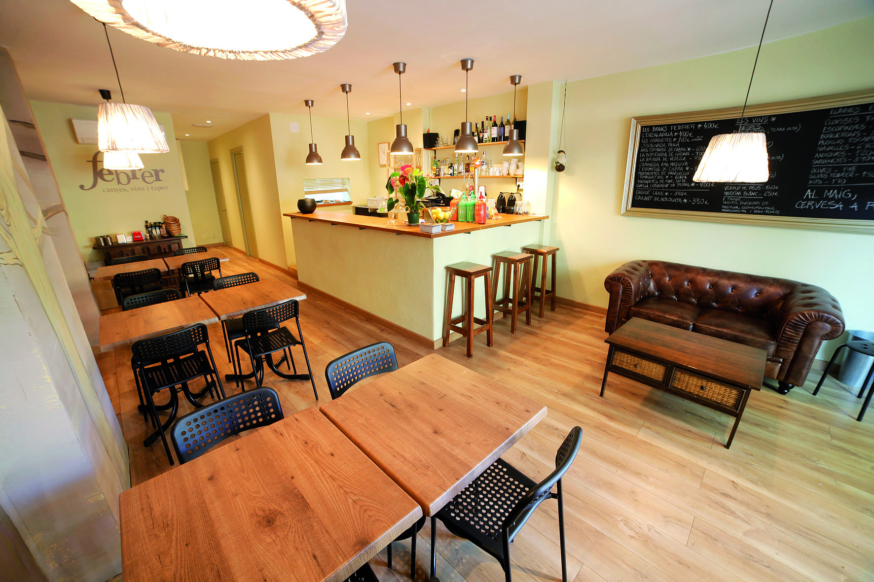 El Febrer compta amb un espai interior i terrassa . FOTO: Artur Ribera