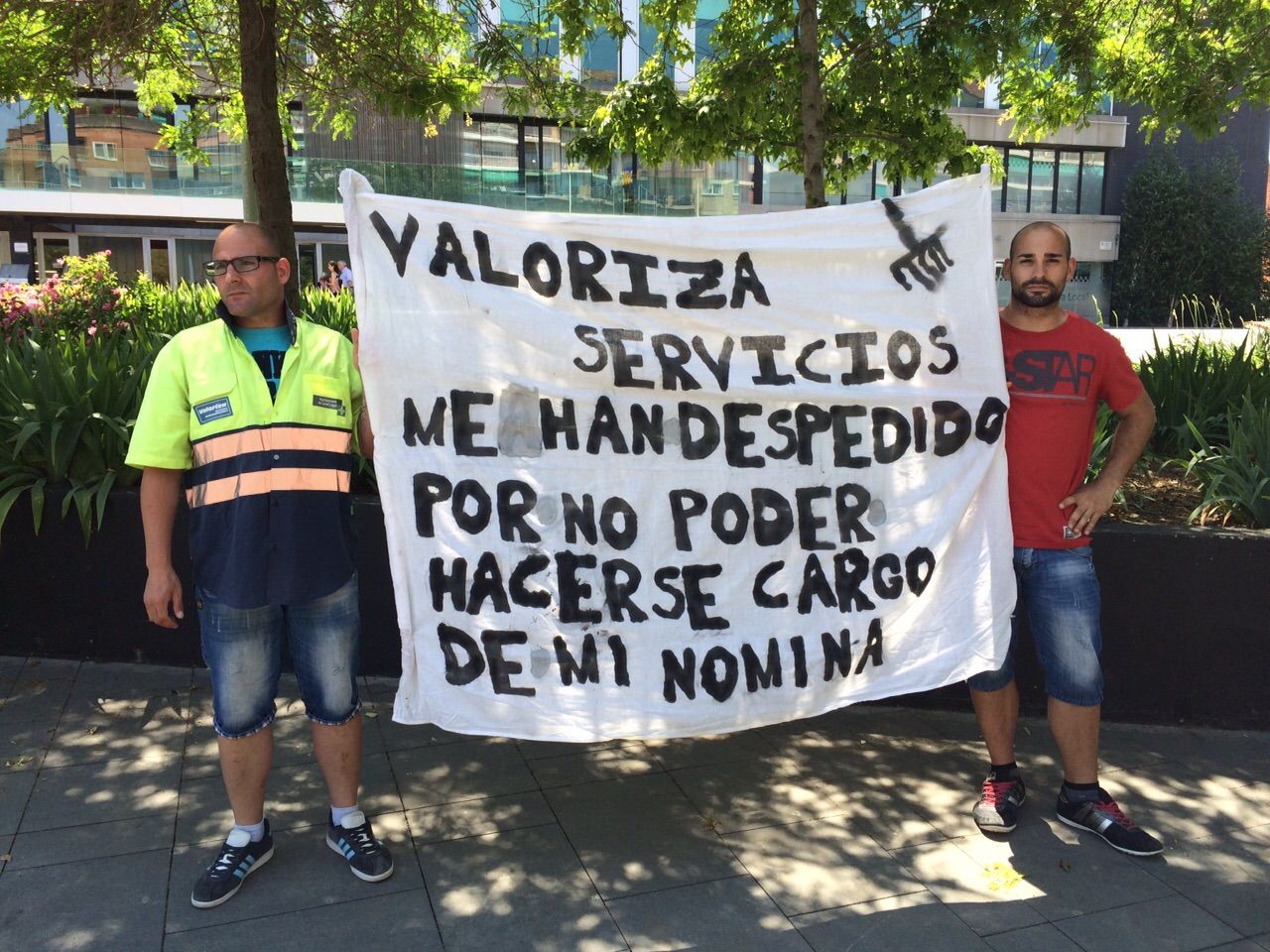 Javier Córdoba ha anat aquest matí a l'Ajuntament per denunciar la seva situació. FOTO: Mireia Puente