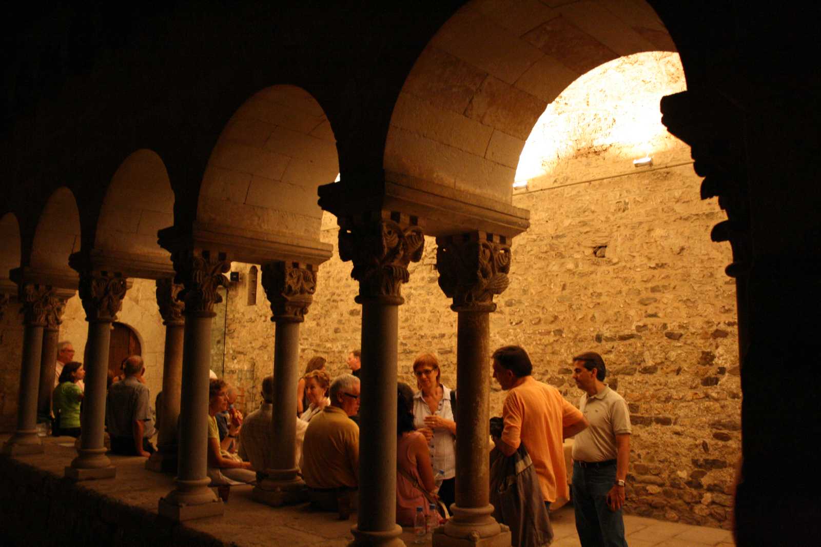 Nova visita nocturna al claustre  FOTO: Arxiu