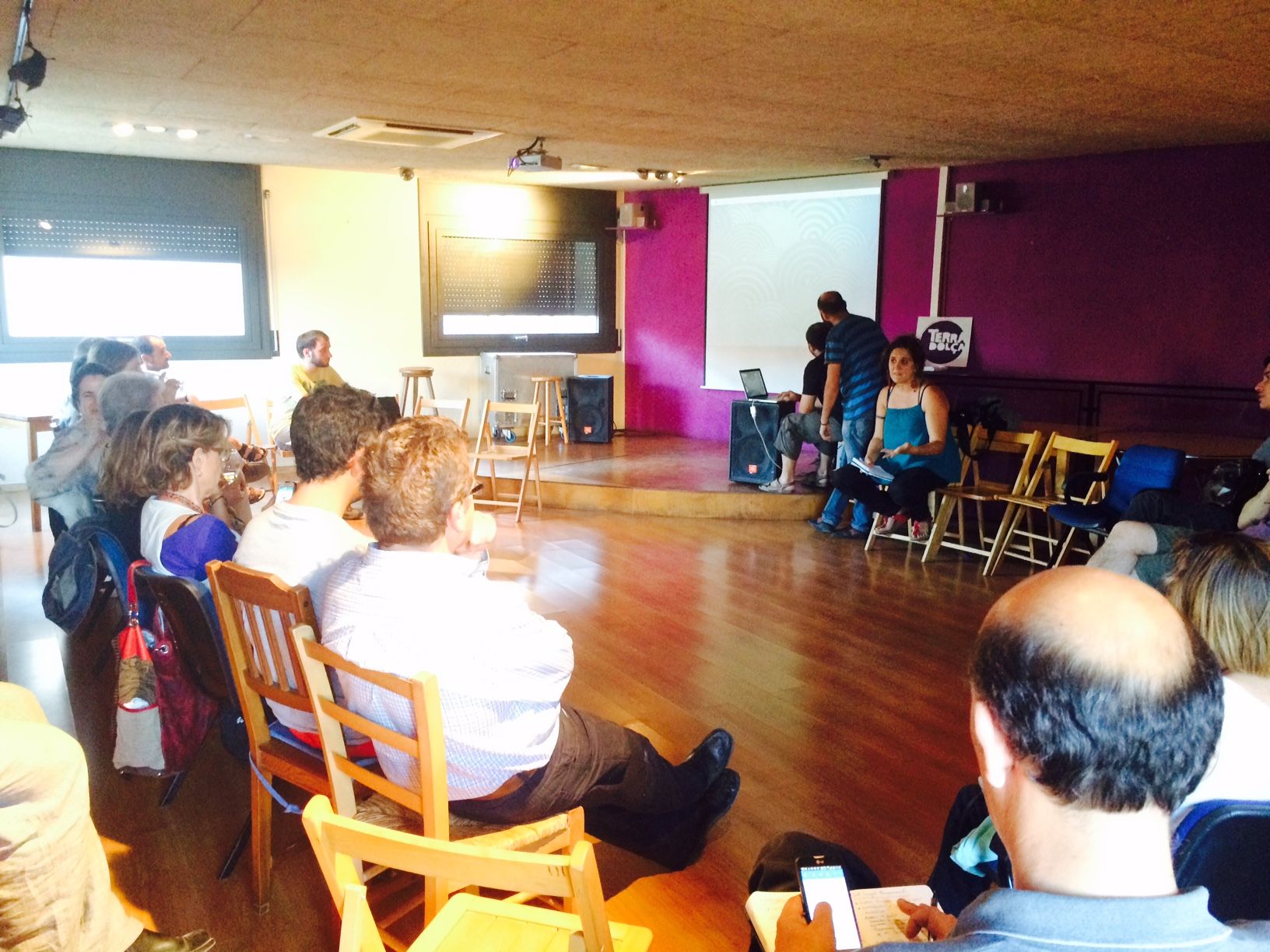 L'assemblea s'ha fet a l'espai Terra Dolça. FOTO: Àgata Guinó