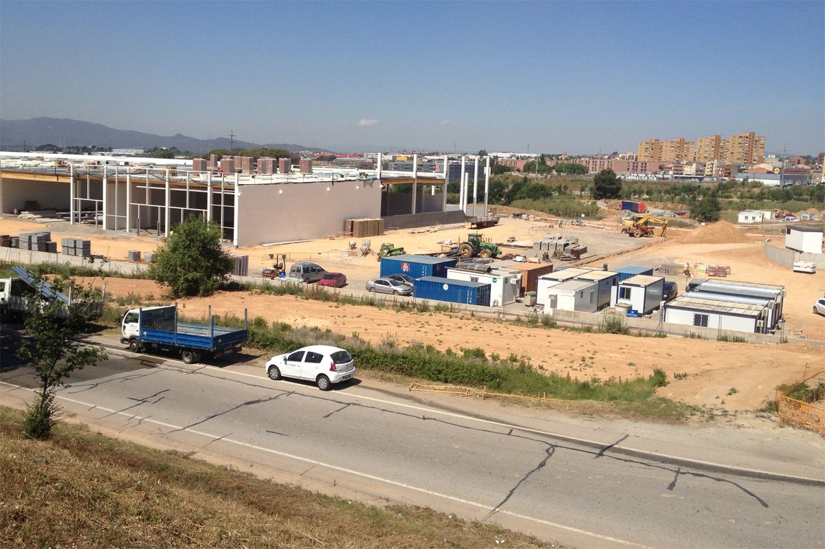 Leroy Merlin va iniciar les seves obres durant l'estiu. FOTO: Artur Ribera