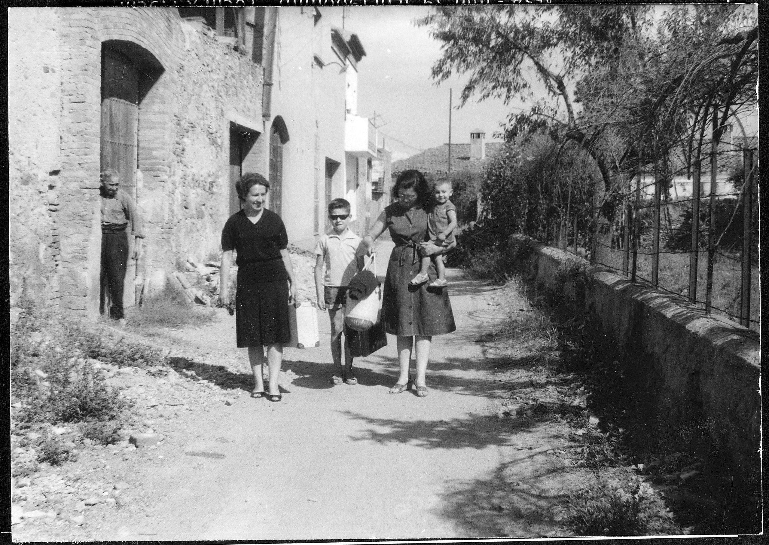 Fotografia dels anys 50 feta des del carrer Josep Anselm Clavé. Fons Joan Bordas Vidal, AHSCV. En col·laboració amb arxiu Municipal.