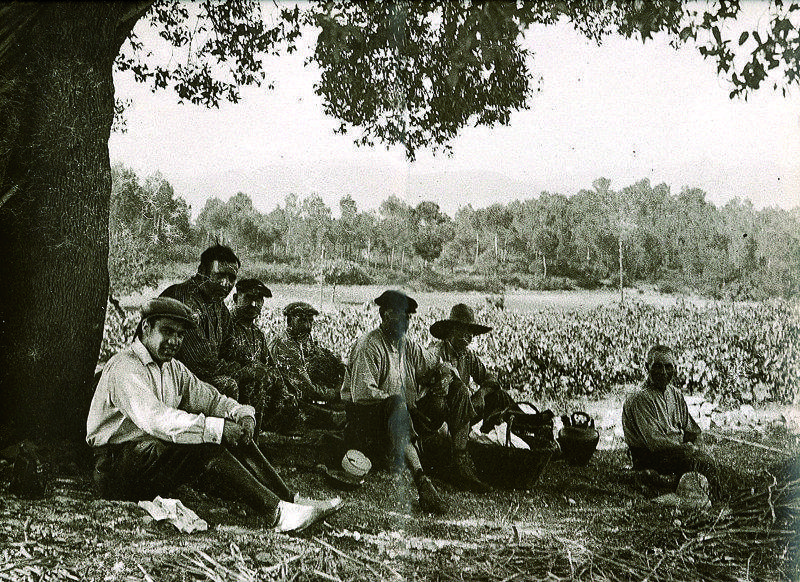 Antics pagesos descansant. Foto: Joan Amat Ribatallada