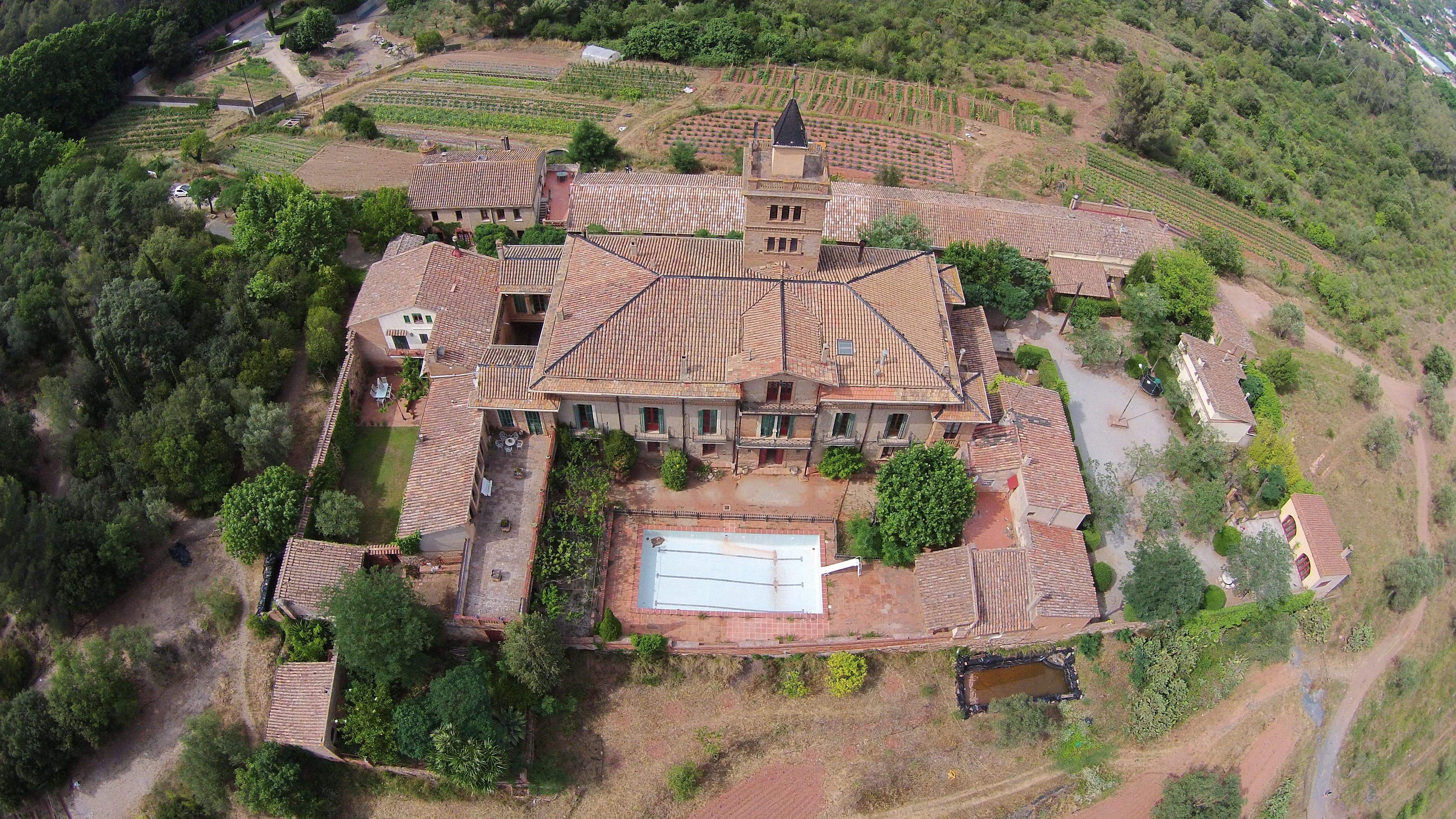 L’actual fesomia de l’edifici data dels primers anys de la dècada dels anys 80 del s. xix